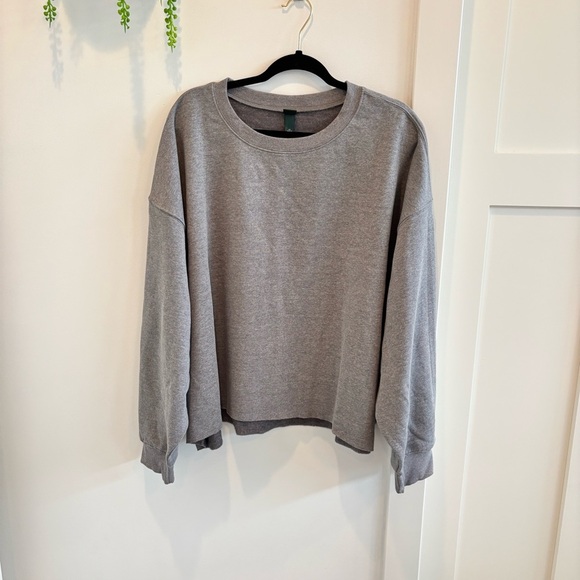 Wild Fable NWT Womens Plus Size Cropped Raw Hem Grey Crewneck Sweatshirt Size 4X - Picture 1 of 7